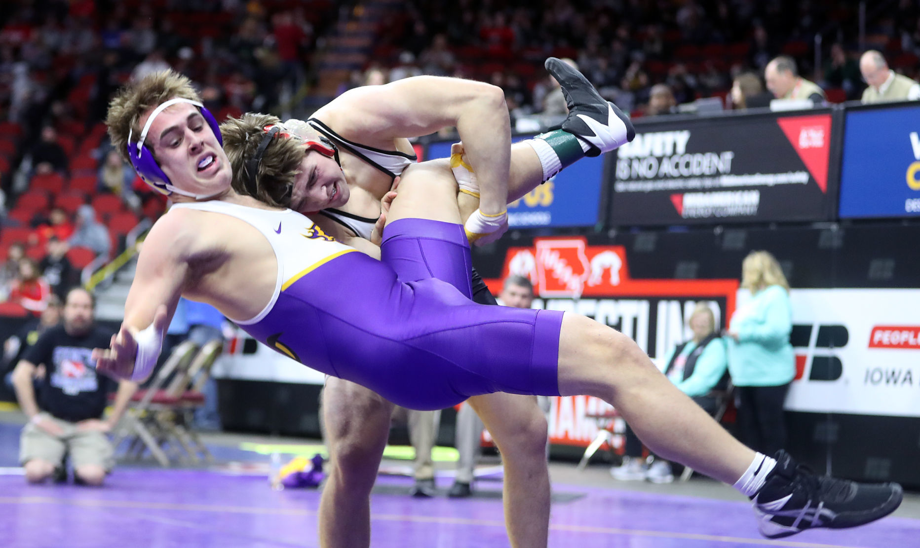 022020bp-state-wrestle-3a-09